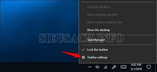 Vào thanh taskbar và đi đến mục cài đặt taskbar