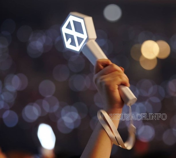 Lightstick một trong những mặt hàng được bán nhiều nhất trong Merch Kpop