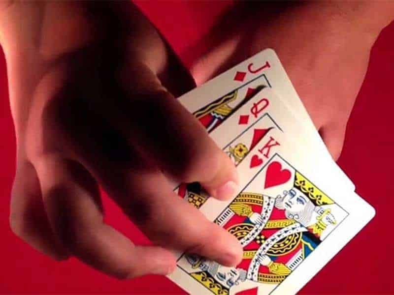 Luật chơi bài Cào: Cách xác định giá trị tổng điểm và cơ chế thắng thua